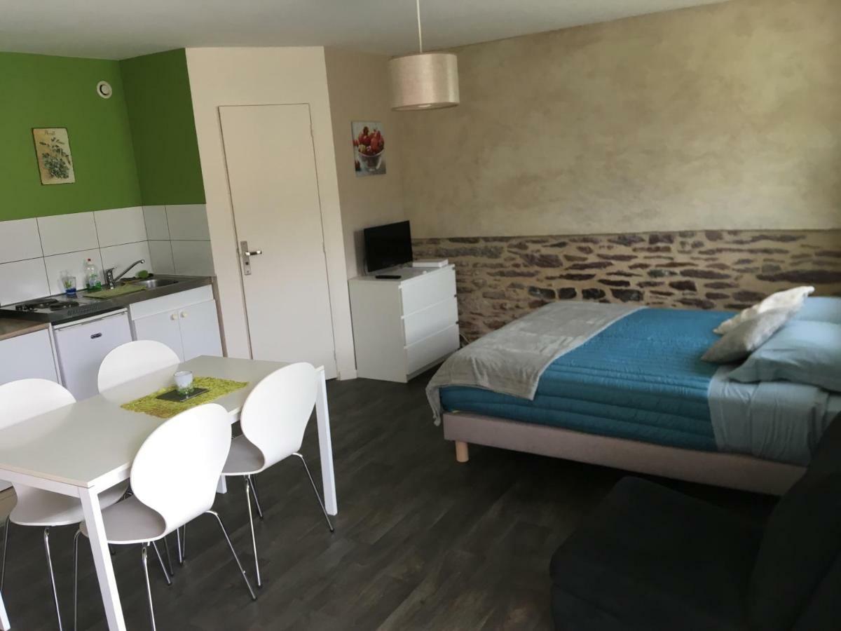 Les Gites D'Emilie Melesse Esterno foto